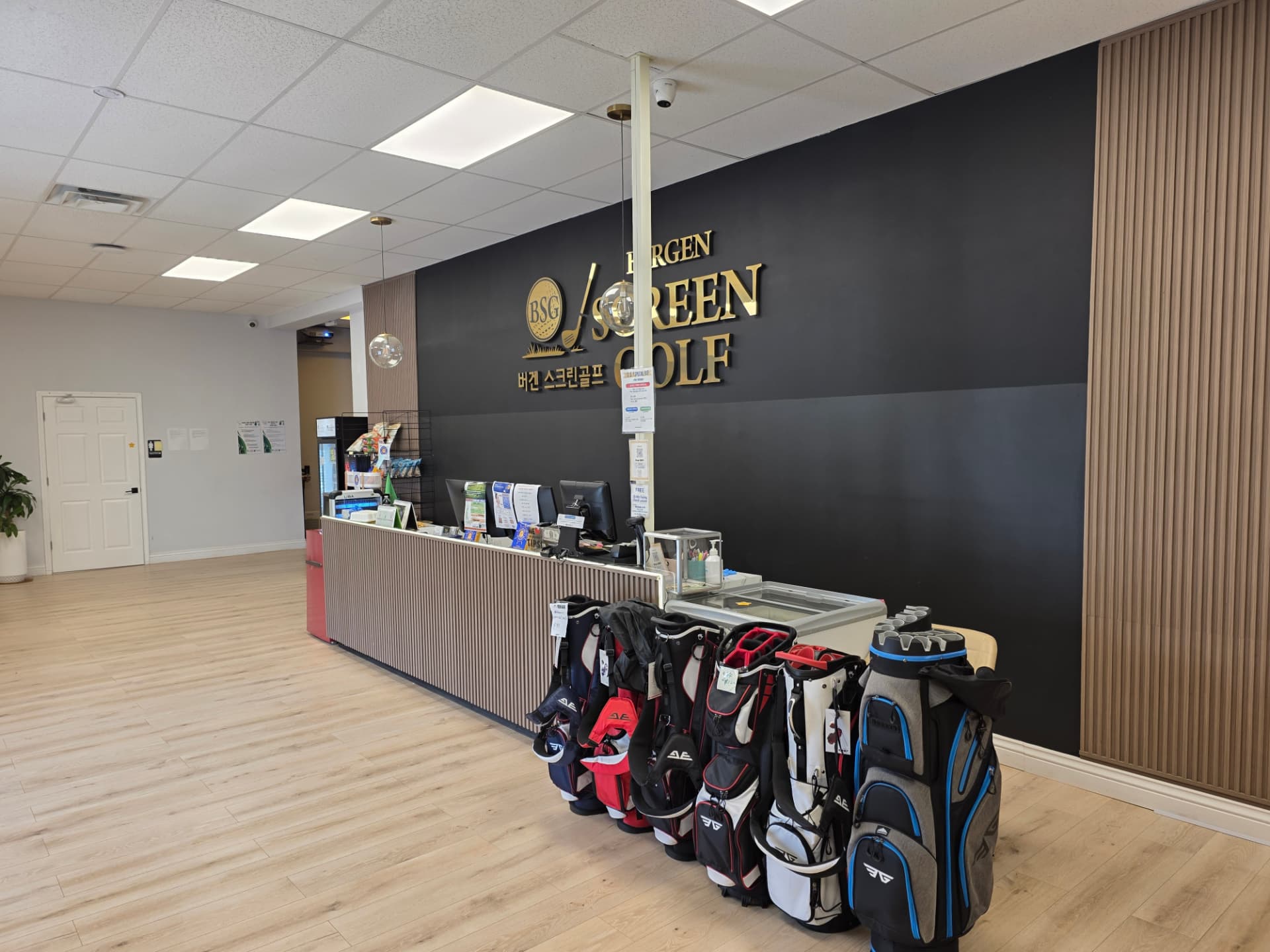 Lobby with rental golf bags at Bergen Screen Golf